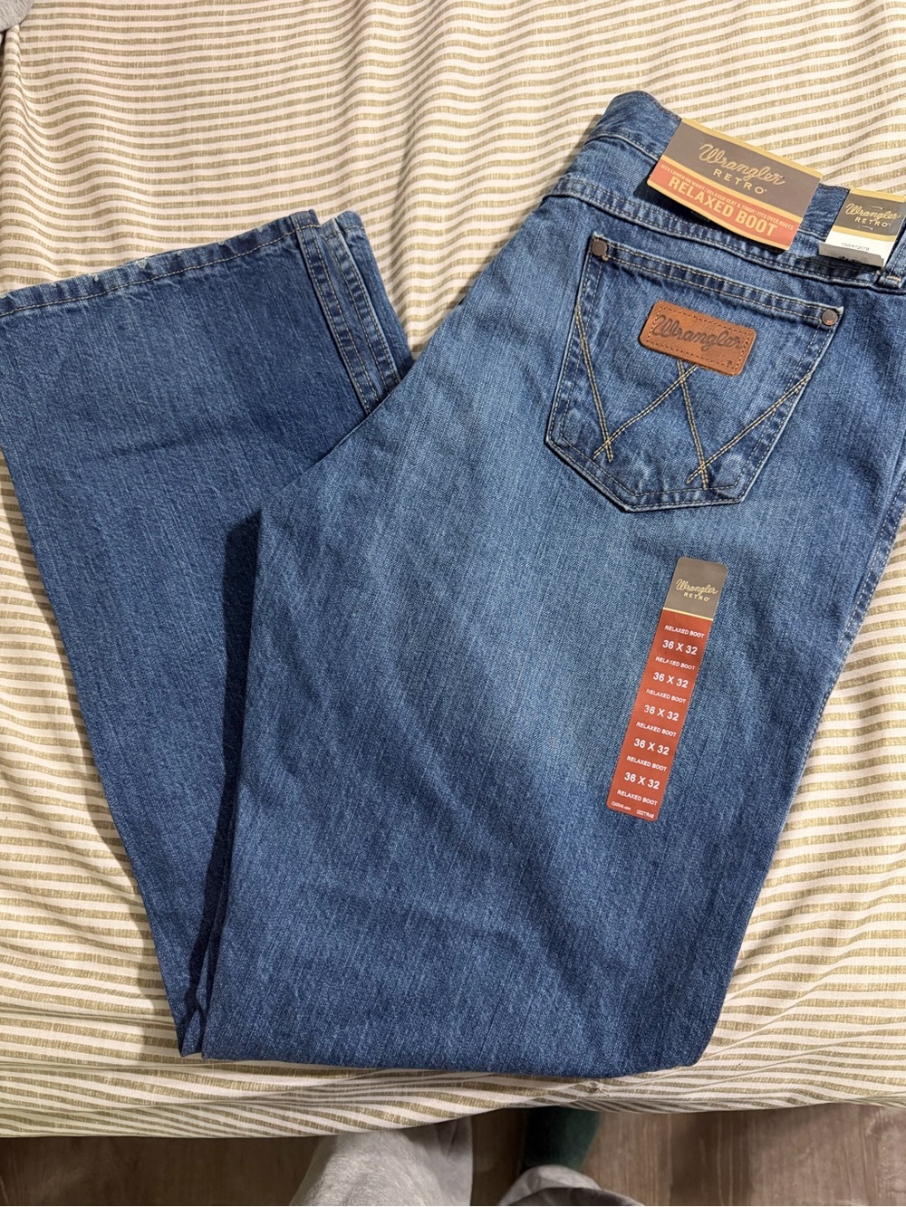 Wrangler Men's Relaxed Bootcut Jeans - Medium Blue Denim